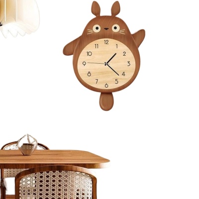 龙猫卡通原木挂钟装饰画餐厅2024新款钟表创意客厅时钟挂墙杰斯克